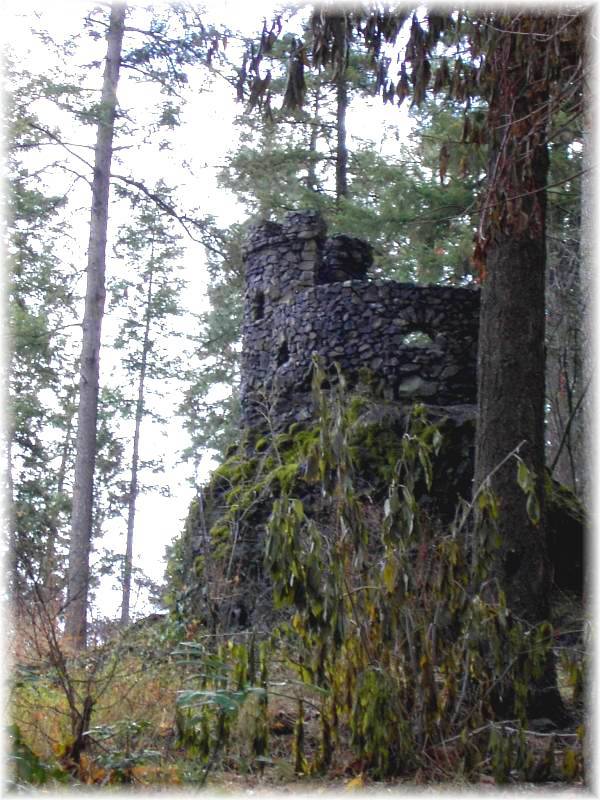 Side view of the castle.